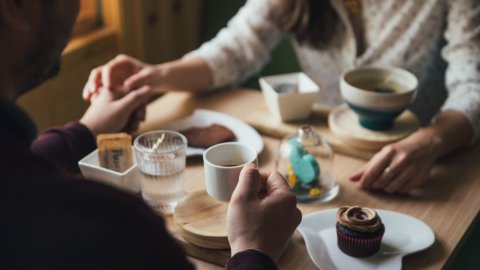 Hotel dan restoran, kejutan: Milenial adalah yang paling rajin