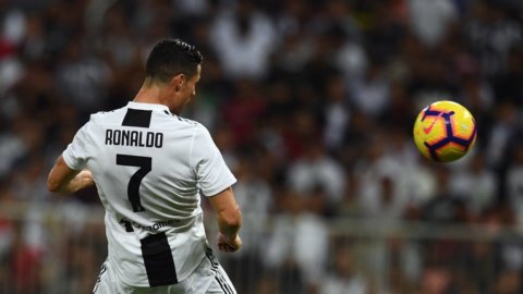 Cristiano Ronaldo regala la Supercoppa alla Juve