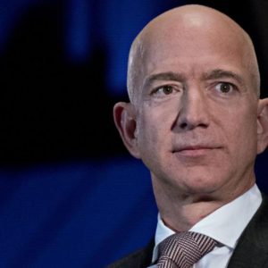 Amazon, Bezos denuncia sexy ricatto da tabloid vicino a Trump