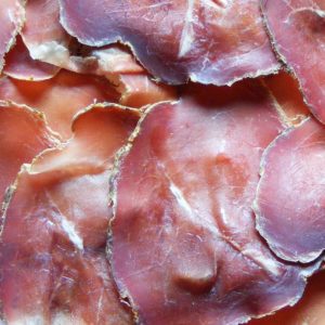 Mezeluri: Pini bresaola salvează Ferrarini