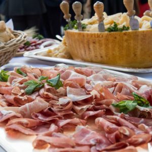 Parma, festa di primavera con cibo, fiori e cultura