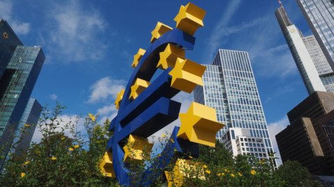 Effetto Bce: i Btp volano e trascinano banche, Poste e risparmio