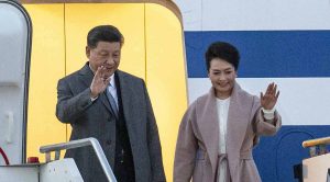 XI JINPING PRESIDENTE REPUBBLICA CINESE ELA MOGLIE PENG LIYUAN MOGLIE