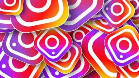 Instagram: la revedere de la glisare, iată autocolantul