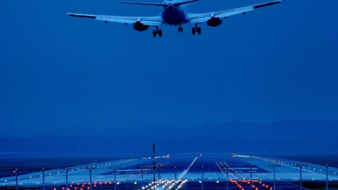 Leonardo, air traffic control systems in Malaysia and Macedonia