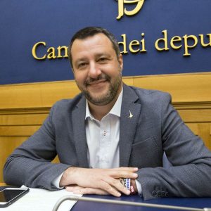 Salvini, carta imaginária para Draghi: "Mario, salve-nos da dívida"