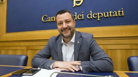 Salvini, carta imaginaria a Draghi: "Mario, sálvanos de la deuda"