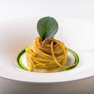 Resep Roy Caceres: spageti, bubuk, dan aroma laut﻿