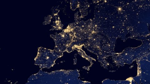 Earth Hour: sabato 30 marzo il mondo spegne le luci