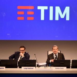 Telecom Italia ancora giù:  tra stime sui conti e rebus rete