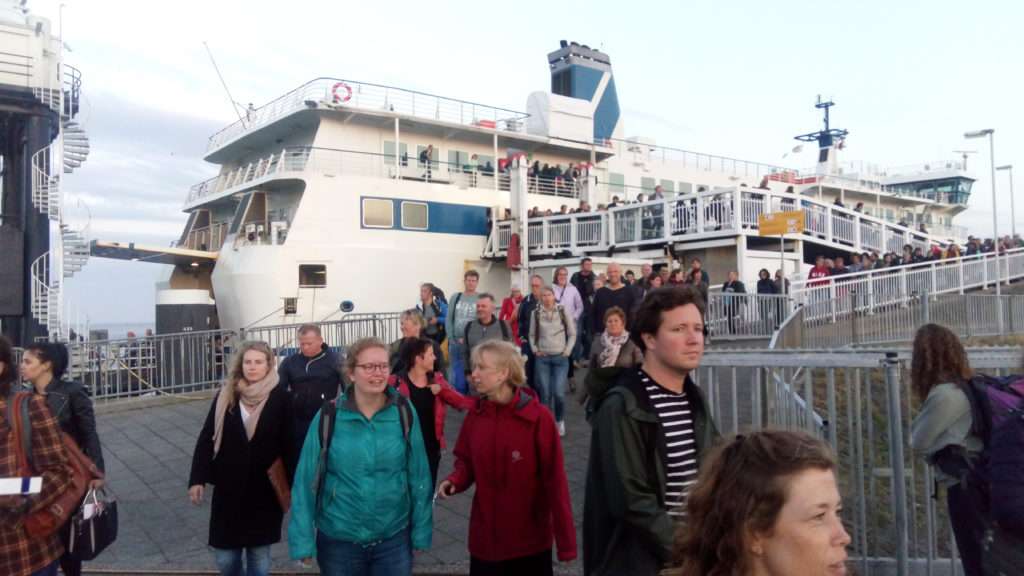 Tiba di pelabuhan Terschelling 2