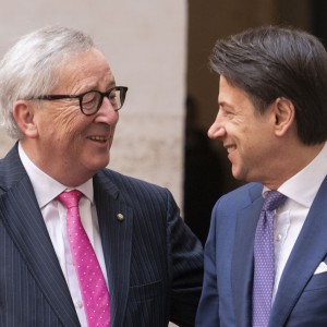 Juncker: “All’Italia servono sforzi supplementari per crescere”