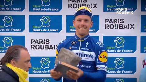 Ciclismo, Parigi-Roubaix: Gilbert trionfa sul pavé