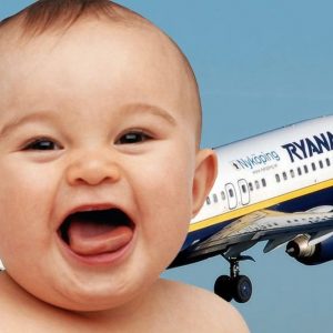 Bayi dan Ryanair, skandal palsu: bayi di pesawat selalu membayar