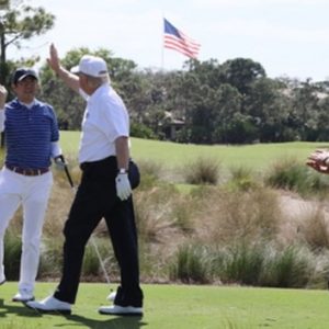 Trump, il golf e il vizietto di barare