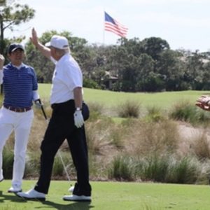 Trump, o golfe e o hábito de trapacear