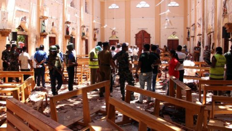 Massacre au Sri Lanka : bombes dans des églises, des centaines de morts