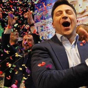 Ucrânia: Zelensky vence, ele é o presidente