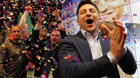 أوكرانيا: زيلينسكي يفوز ، إنه الرئيس