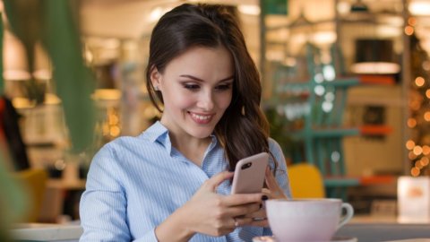 Cellulari e servizi non richiesti, la Procura: “Migliaia i truffati”