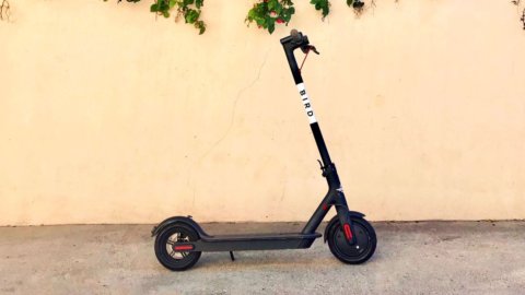 Paylaşım, elektrikli scooter Bird geliyor. İşte nasıl çalıştığı