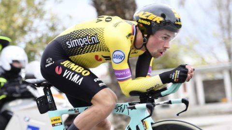 Giro: a San Luca vince Roglic, ma Nibali (terzo) c’è