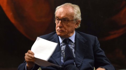 Intesa: Bazoli sarà consultato su governance e strategie