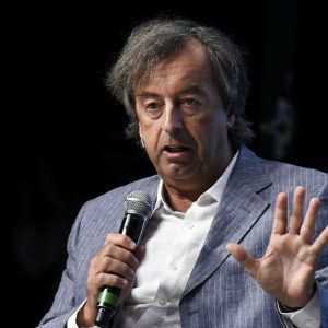 Burioni: "Sains tidak bisa dibuang ke laut pada vaksin"