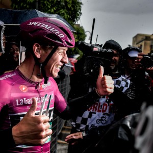 Giro d’Italia: Ackermann, secondo centro nel diluvio di Terracina