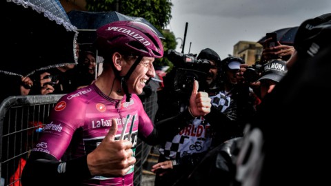 Giro d'Italia: Ackermann, second center in the flood of Terracina