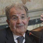 Dazi, Prodi bacchetta von der Leyen: “Politica non è farsi umiliare dai potenti: chi pecora si fa, lupo la mangia”
