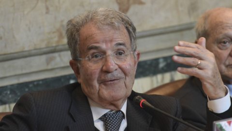 Dazi, Prodi bacchetta von der Leyen: “Politica non è farsi umiliare dai potenti: chi pecora si fa, lupo la mangia”
