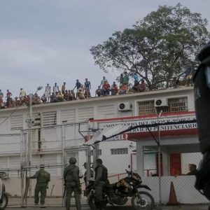 Venezuela in fiamme: rivolta in carcere, morti 30 detenuti