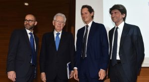 John Elkann con Mario Monti, il prof. Decarolis e il rettore della Bocconi Verona