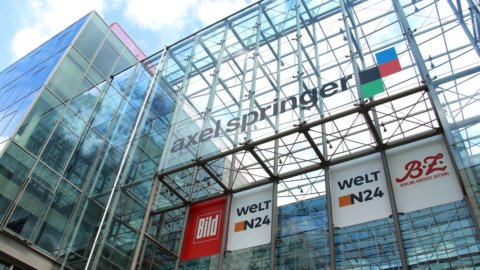 Публикация, предложение о поглощении Springer: фондовой биржи и многих инвестиций достаточно, чтобы противостоять Google