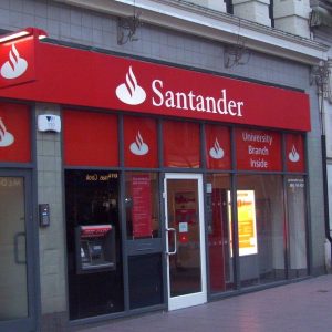 Banco Santander: Gewinn fällt weniger als erwartet, die Aktie steigt