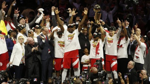 NBA, dongeng Toronto: Dinosaurus Kanada melepaskan AS