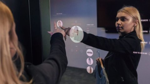 Shopping, the "magic mirror" arrives in the dressing rooms