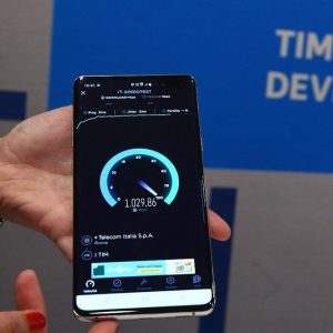 Tim berakselerasi di 5G: Naples pergi, 6 kota lain dalam setahun