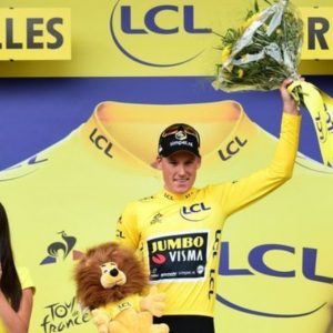 Tur: Jersey kuning pertama Teunissen, diejek oleh Sagan