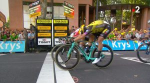 fotofinish di due ciclisti al Tour de France