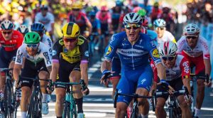 Il ciclista Elia Viviani al Tour de France