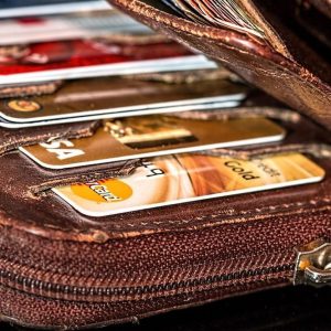 Stop contanti: una “carta unica” come bancomat e documento