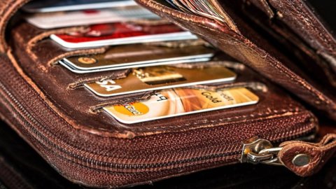 Manevra: kartlara, ATM'lere itin ve faturaların kesilmesi