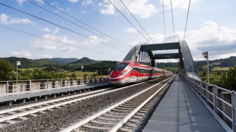 Treni, il Frecciarossa unisce l’Italia da Torino a Reggio Calabria