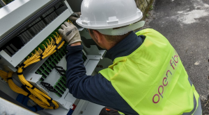 Cantiere di Open Fiber per la posa della fibra ottica