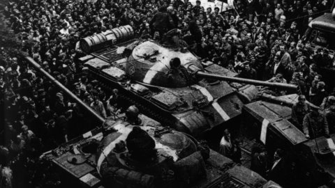 ACONTECEU HOJE – A invasão dos tanques soviéticos em Praga em 68