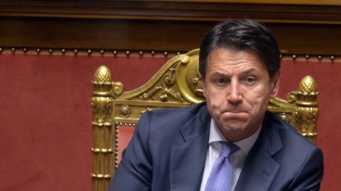 Plastic tax e auto aziendali: Conte conferma la marcia indietro