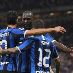 L’Inter di Conte stende il Lecce e lancia subito un segnale