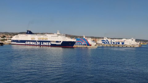 Mediterraneo pulito: due navi ibride di Grimaldi Lines in servizio verso la Grecia.